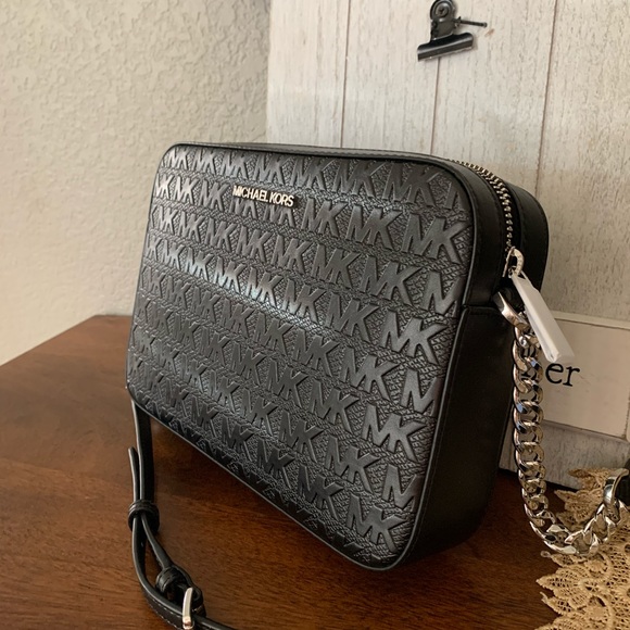 Michael Kors Handbags - New Mk Jet set EW large Crossbody 🖤